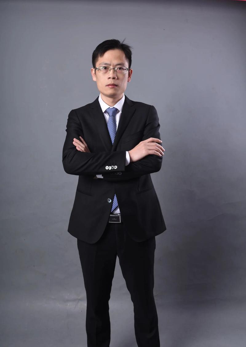 饶刚 包装与印刷设计负责人